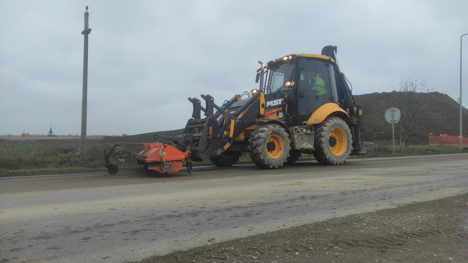 Buldoexcavator MST Maturare Drum