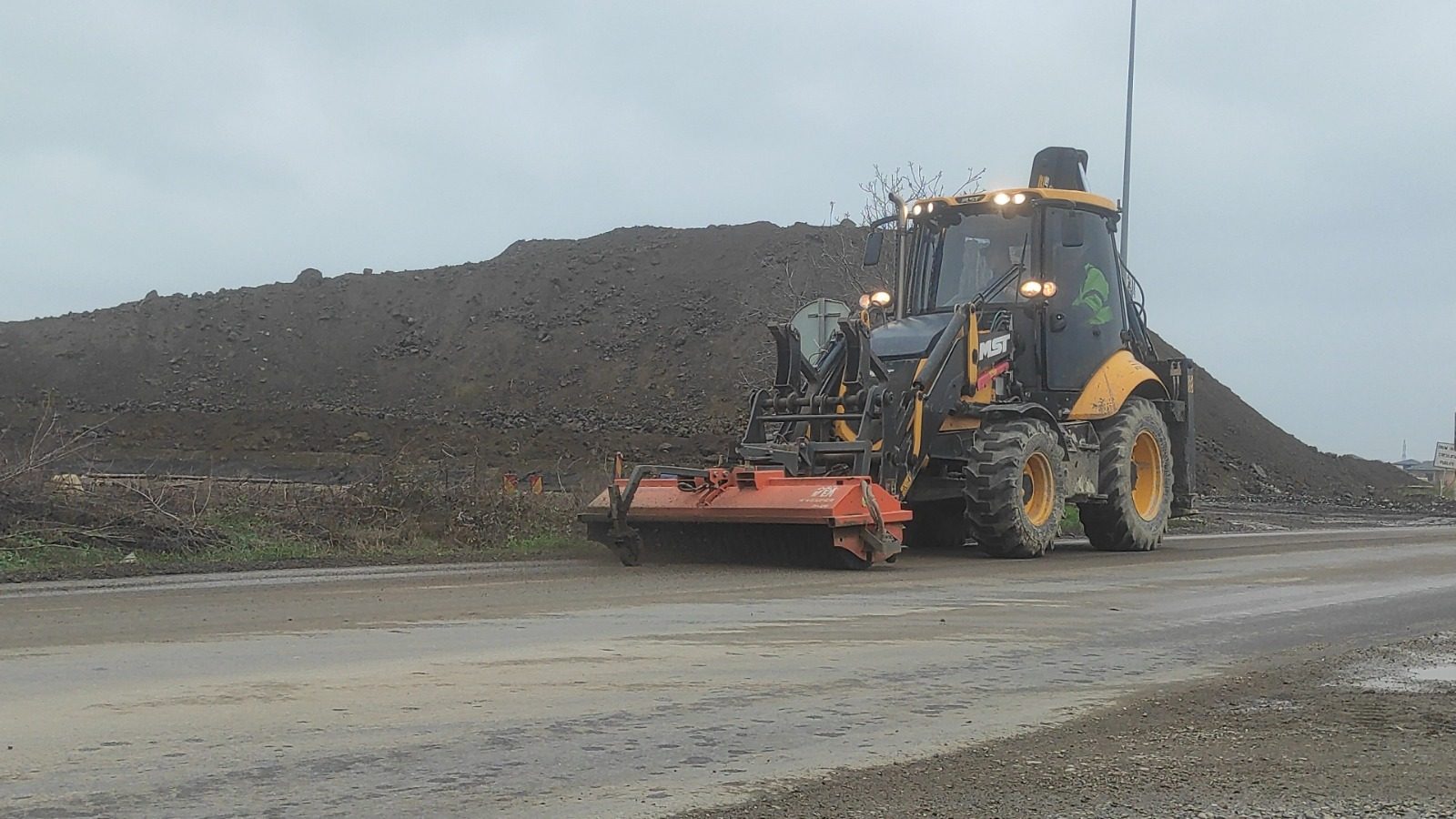 Buldoexcavator MST Maturare