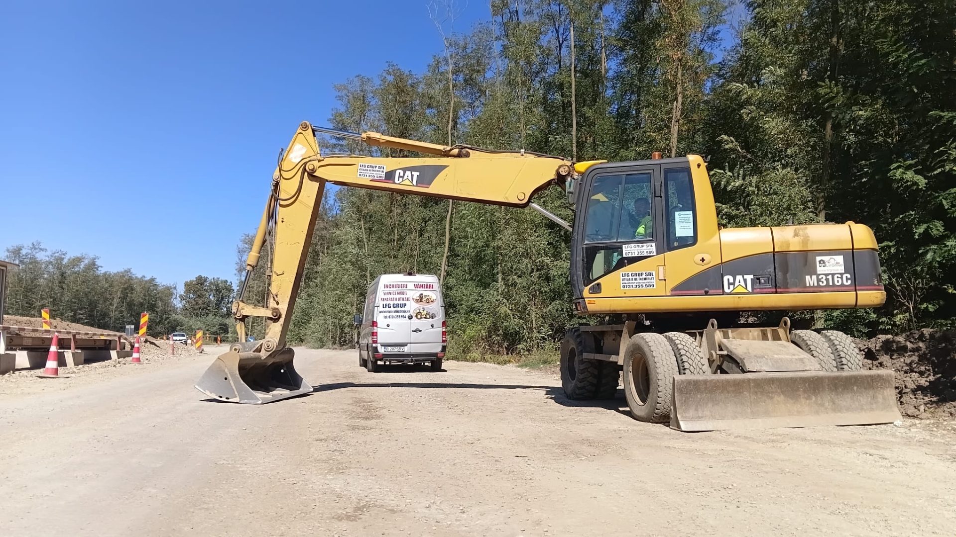 CAT M316C excavator roti inchirieri utilaje
