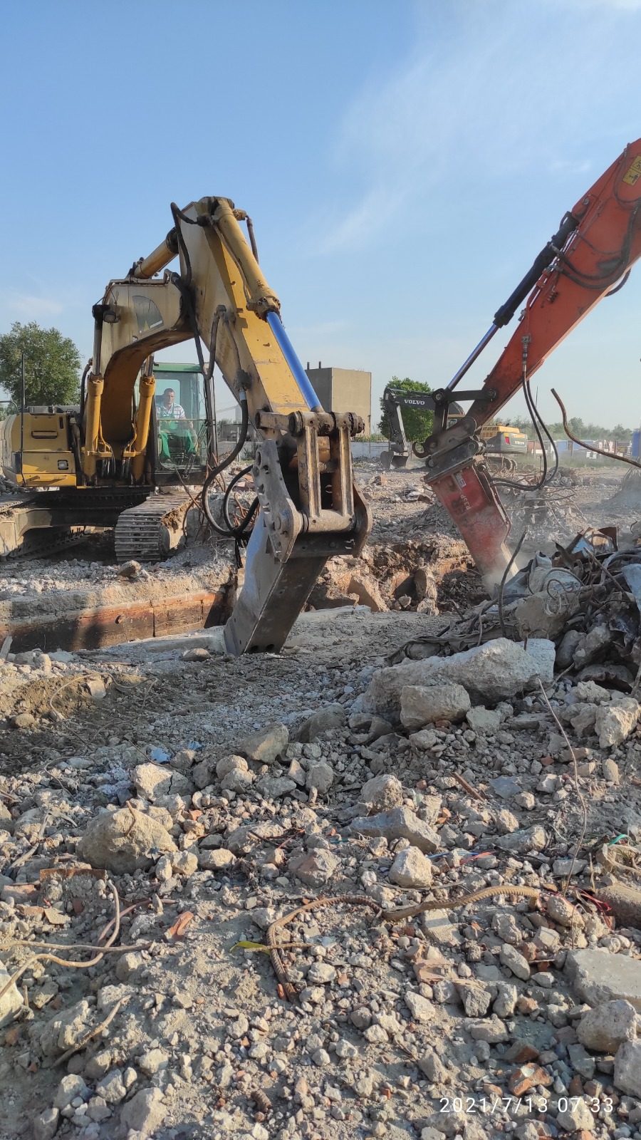 Excavatoare demolare reziduuri