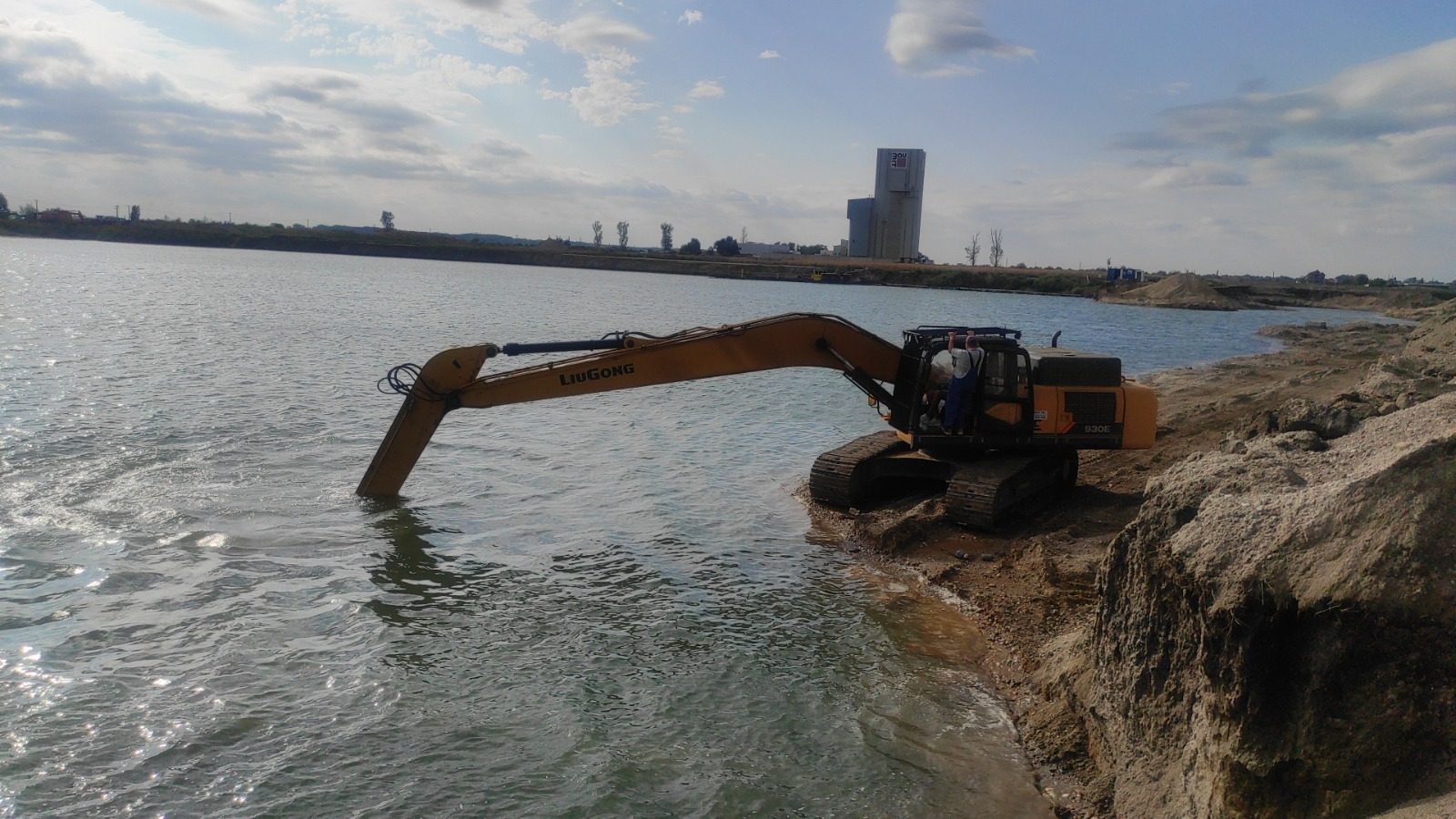 Excavator Liugong 930E mal apa
