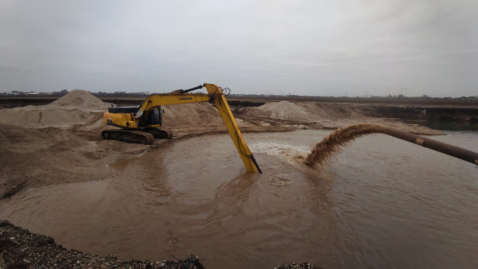 Excavator Liugong conducta nisip
