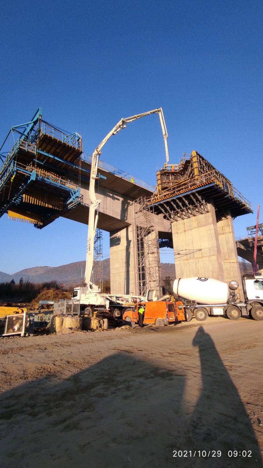 Utilaje autopompa beton turnare beton pod 7