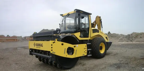 Închiriere cilindru compactor BOMAG Compactor Bomag BV 213 D în București și Ilfov