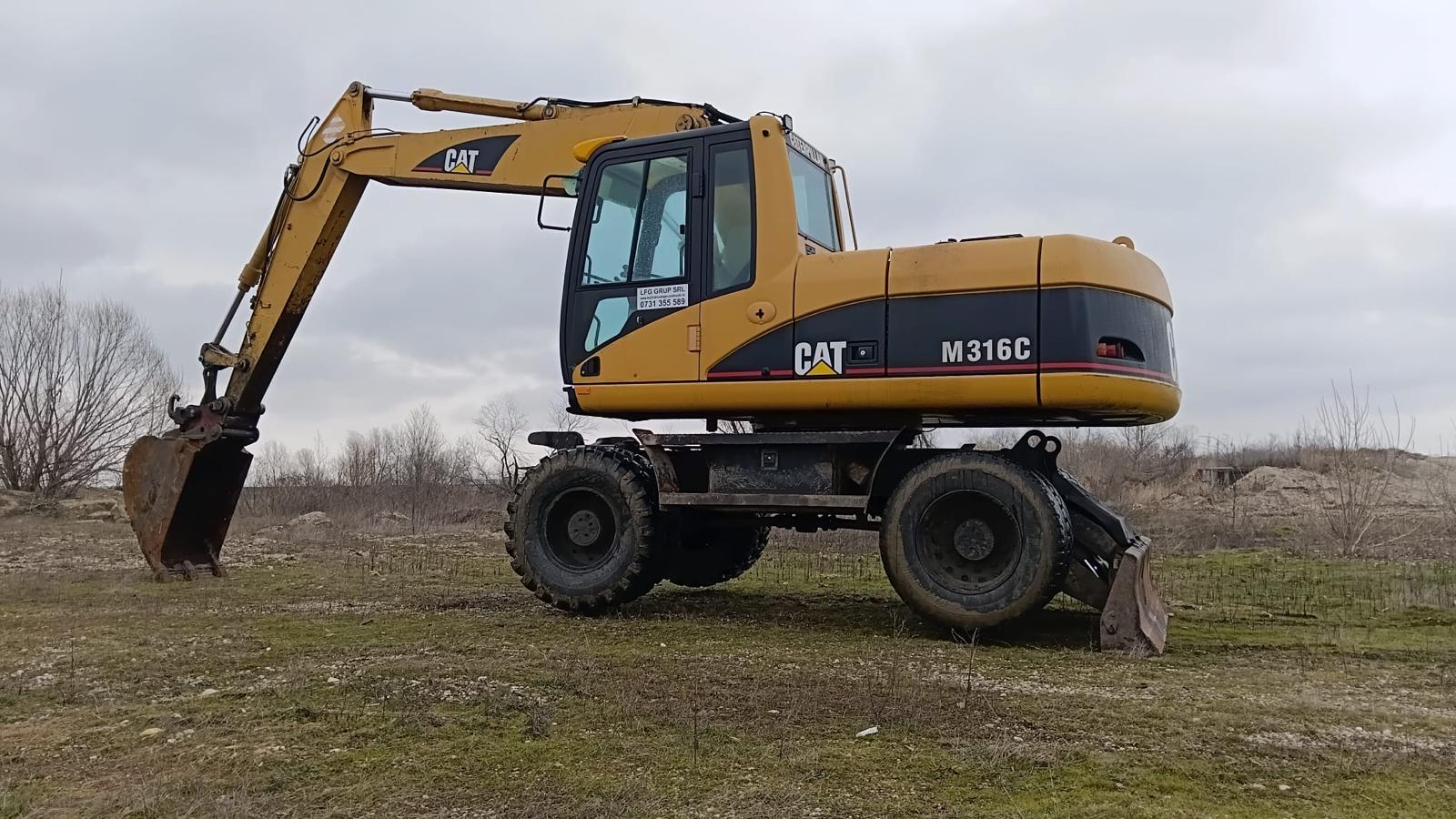 Închiriere excavator Caterpillar Excavator pe Roti Catterpillar în București și Ilfov