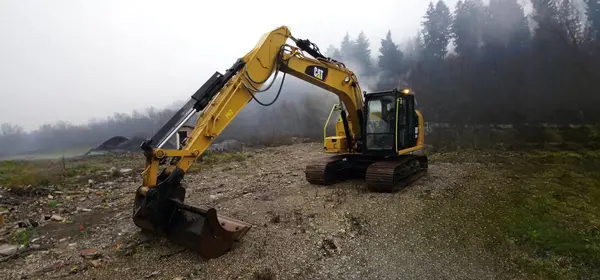 Închiriere excavator Caterpillar Excavator pe senile Caterpillar 313 F în București și Ilfov